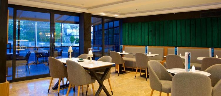Фото отеля Days Inn by Wyndham Istanbul Arnavutkoy