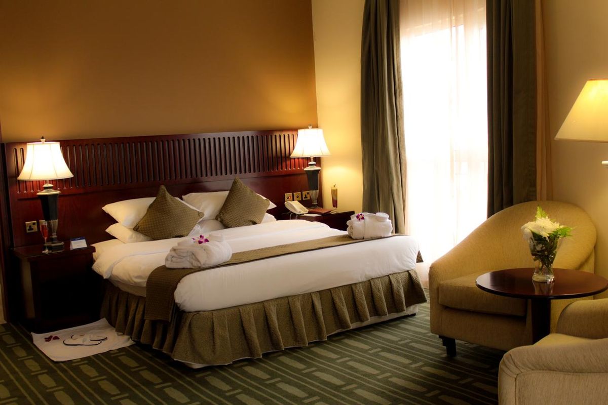 Golden Tulip Khatt Springs Resort & Spa фото 28