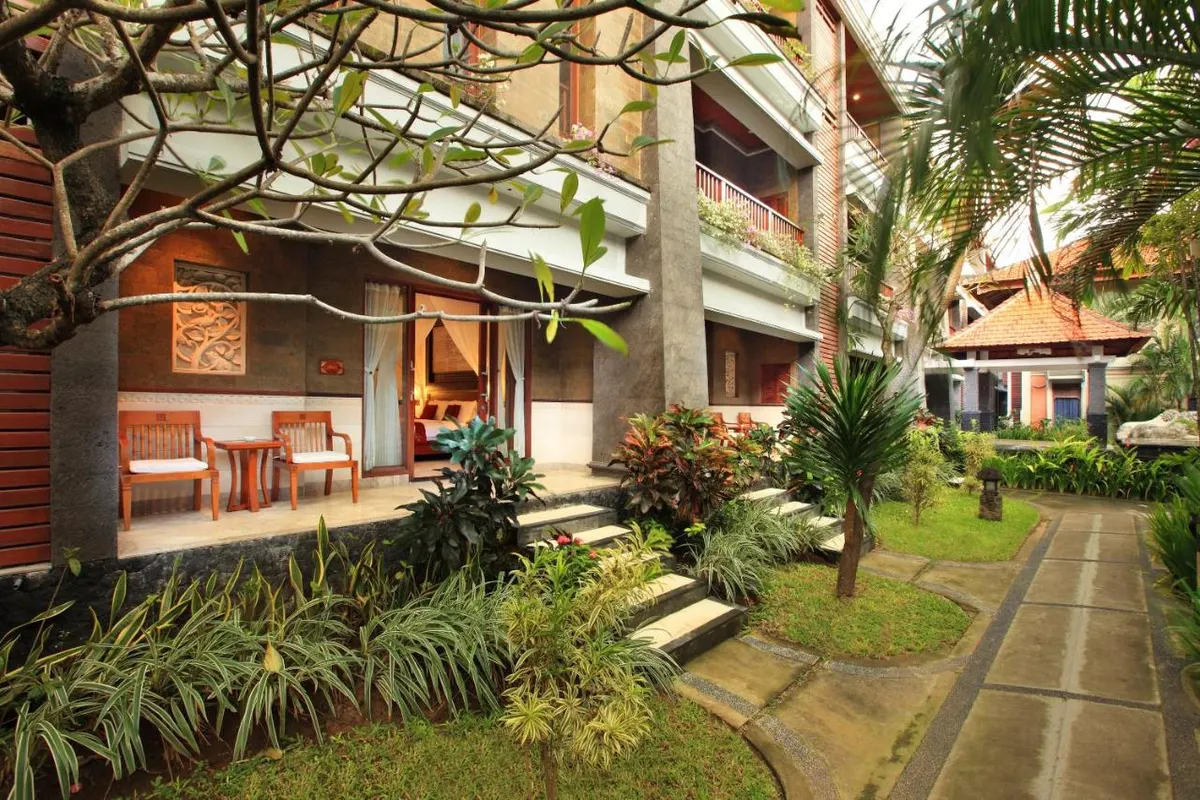Bali Tropic Resort & Spa фото 2