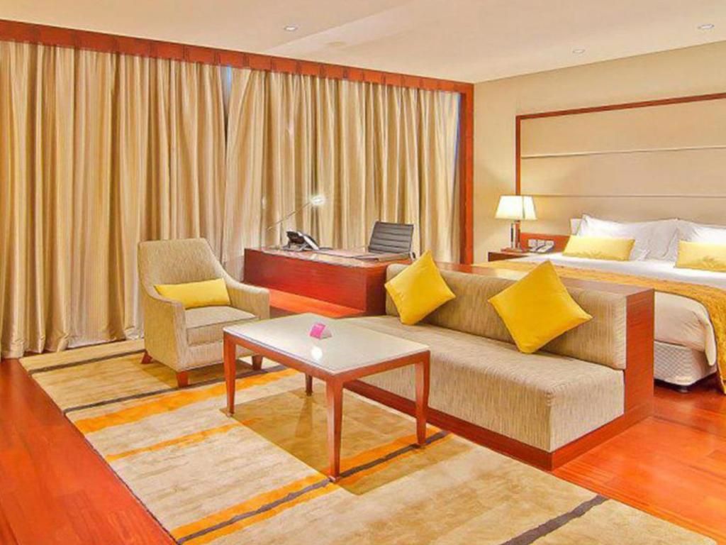 Crowne Plaza Kochi фото 29