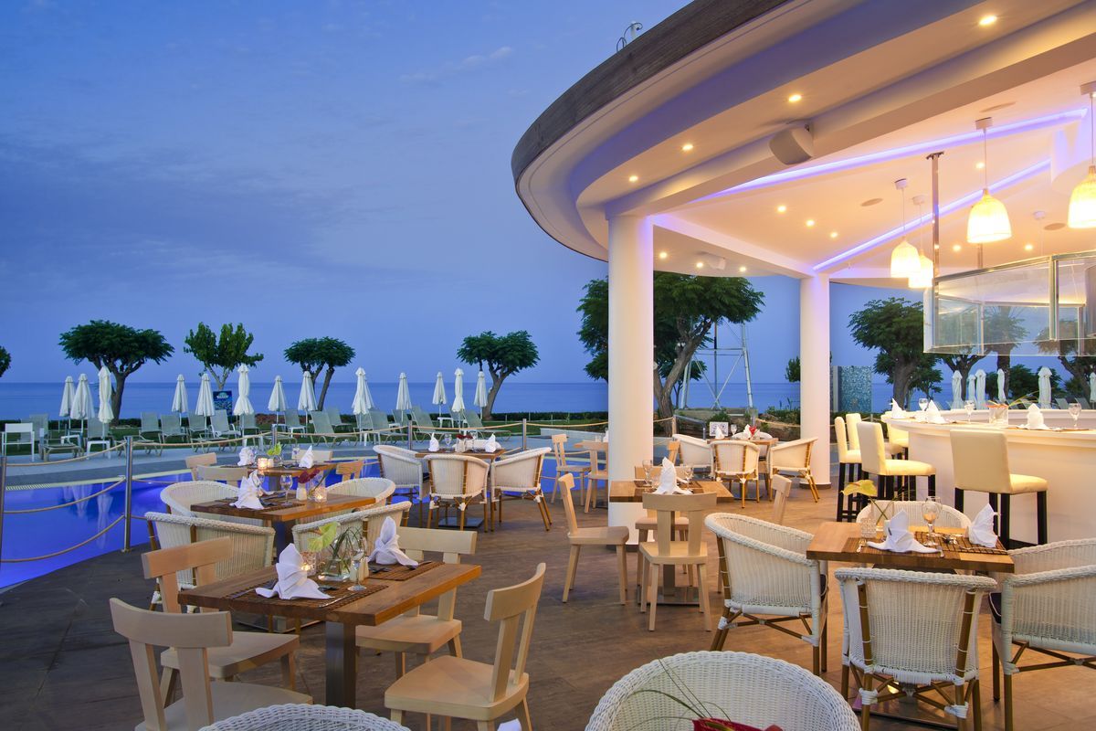 Pernera Beach Hotel фото 9