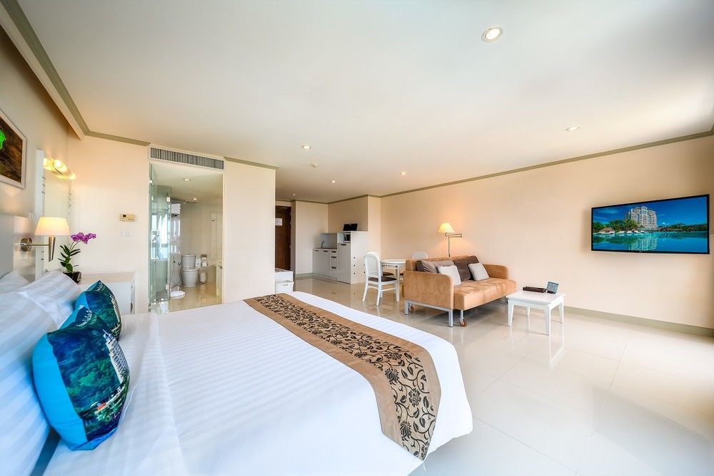 Andaman Beach Suites Hotel фото 95