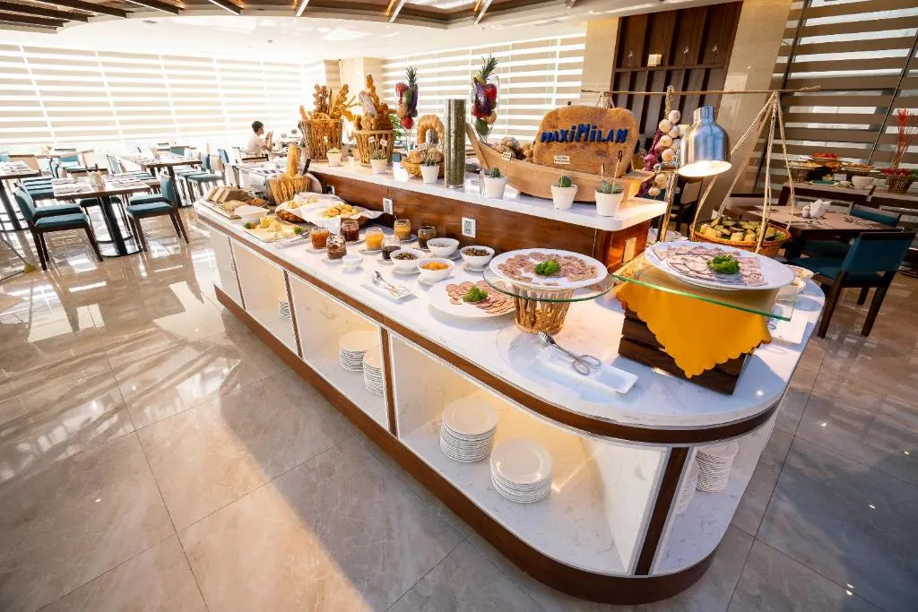 Maximilan Danang Beach Hotel фото 29