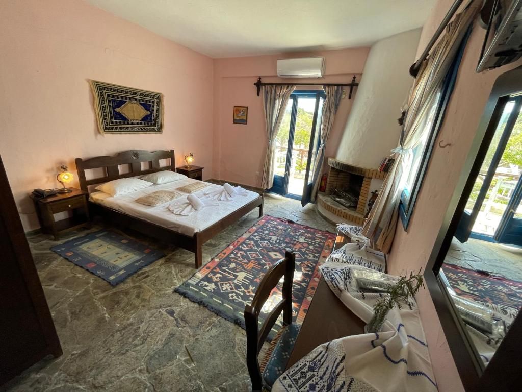 Arolithos Traditional Cretan Village фото 23
