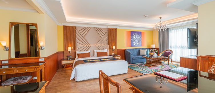 Фото отеля The Empress Premier Chiang Mai