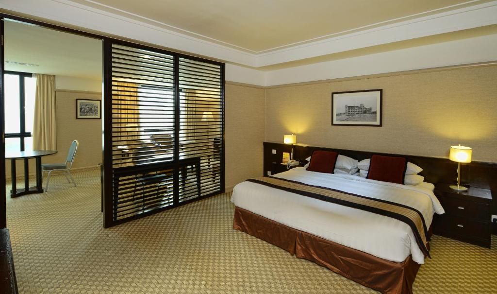 Pacific Regency Hotel Suites фото 26