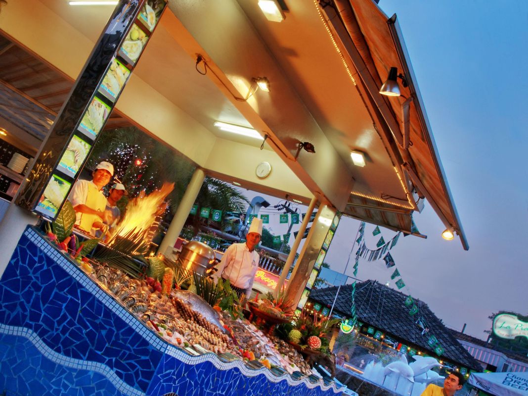 Thara Patong Beach Resort & Spa фото 13