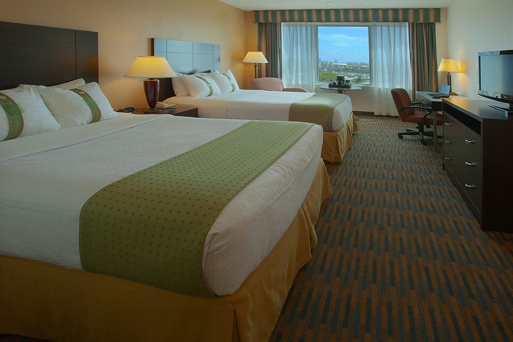 Holiday Inn Port of Miami Downtown фото 31