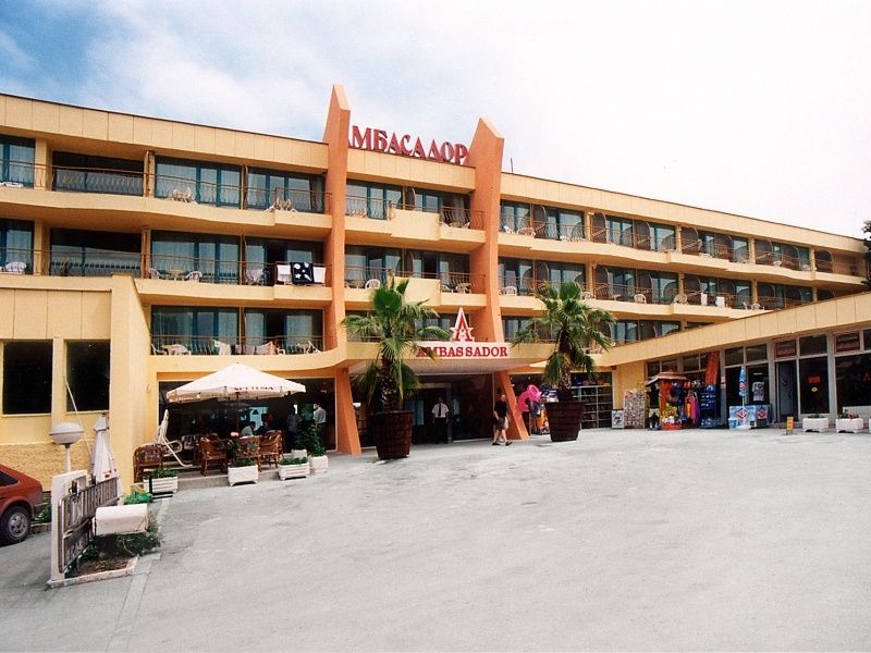 Hotel Ambassador - Free Parking фото 33