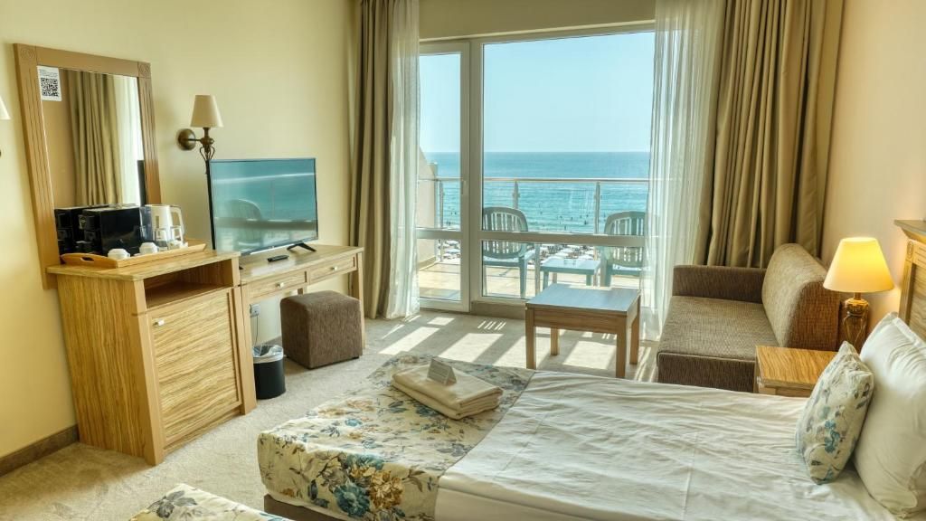 DIT Evrika Beach Club Hotel фото 46