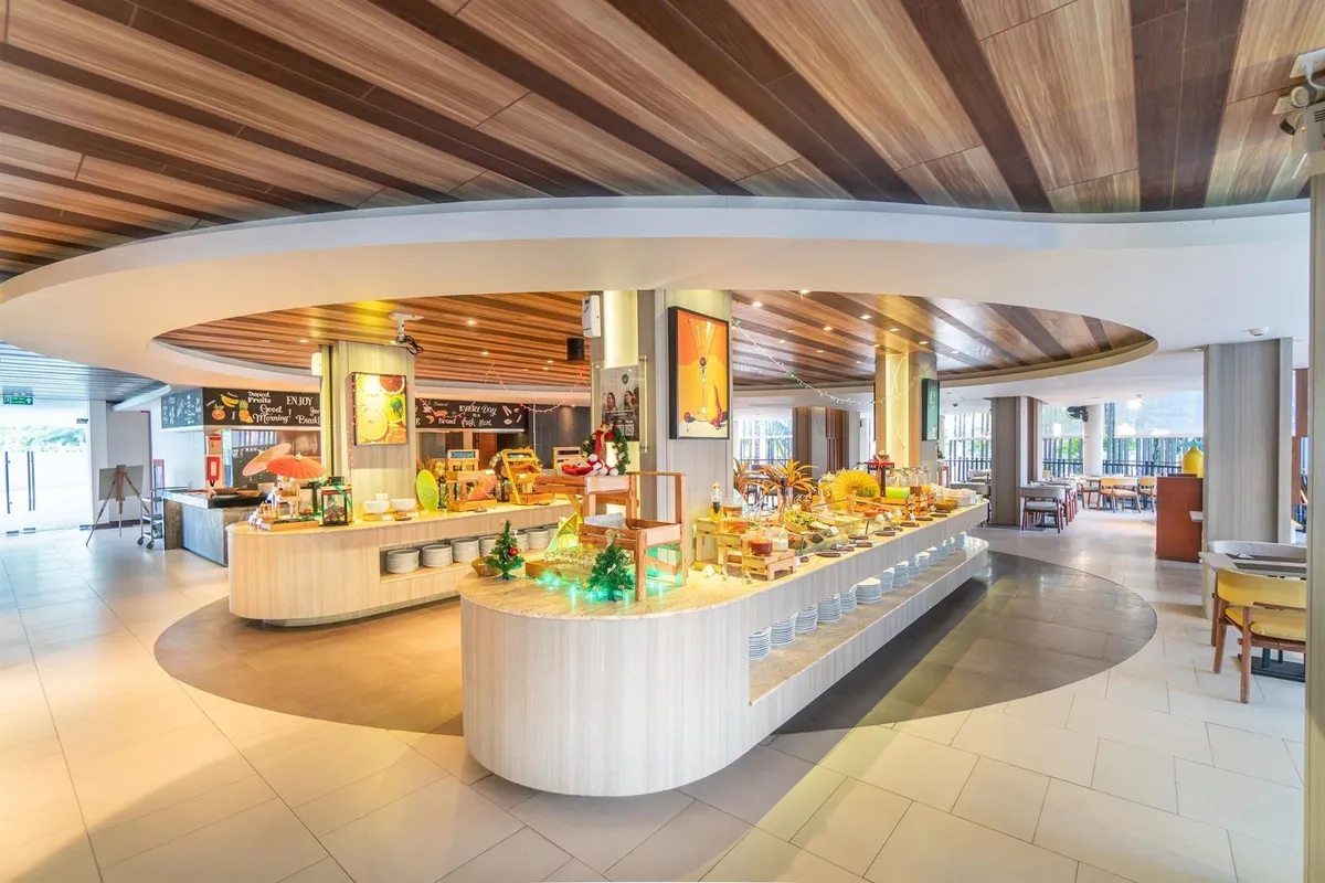 Holiday Inn Resort Phuket Karon Beach фото 14