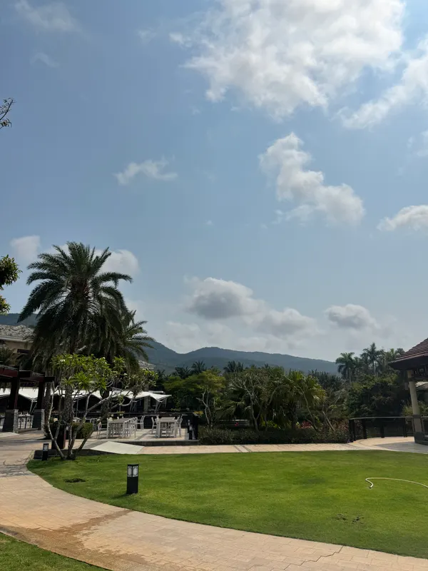 Grand Metropark Villa Resort Sanya Yalong Bay фото 35