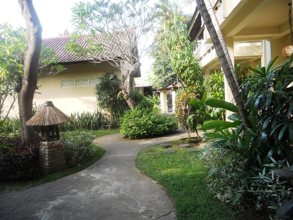 Bali Lovina Beach Cottage фото 10
