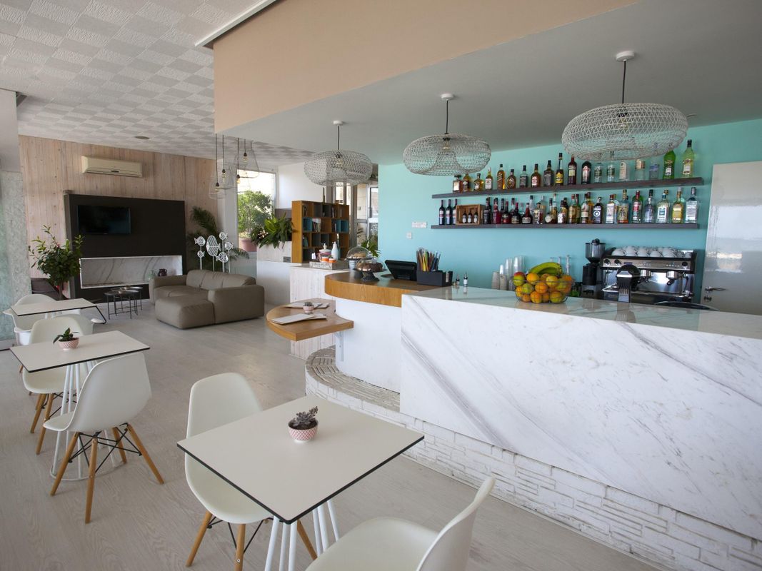 Costantiana Beach Hotel Apartments фото 8