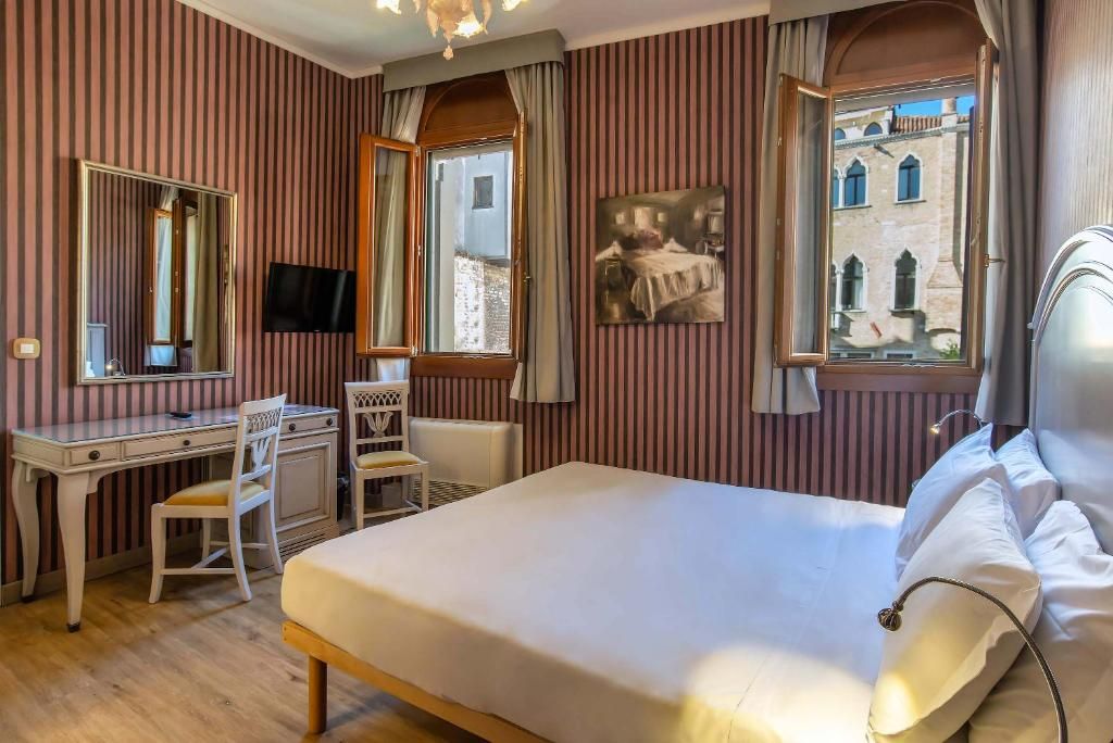 Hotel La Fenice et Des Artistes фото 35