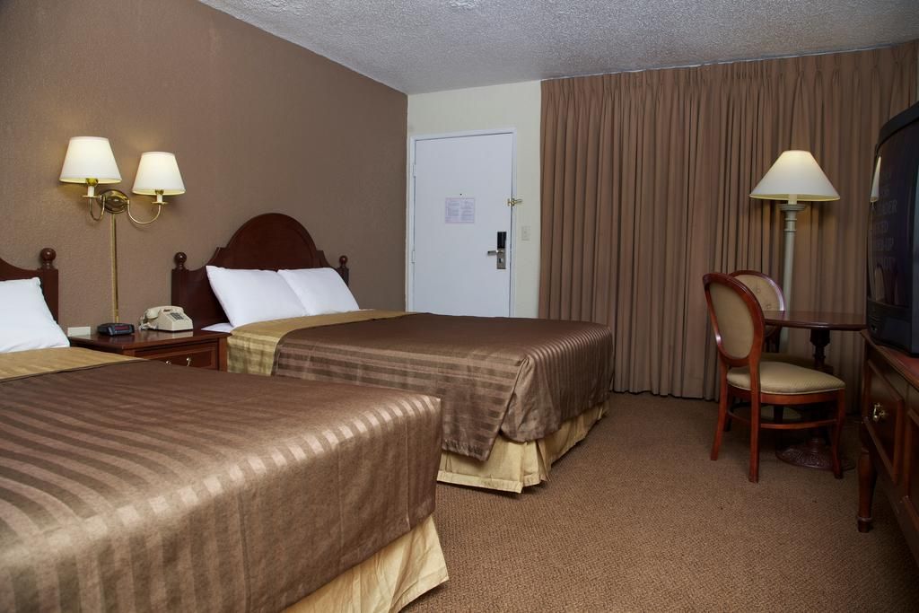 Travelodge Center Strip фото 58