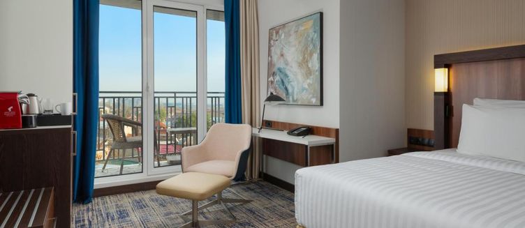 Фото отеля Courtyard by Marriott Tashkent
