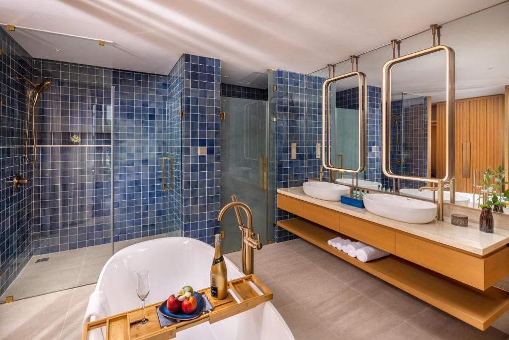 Wyndham Hoi An Royal Beachfront Resort & Villas фото 64