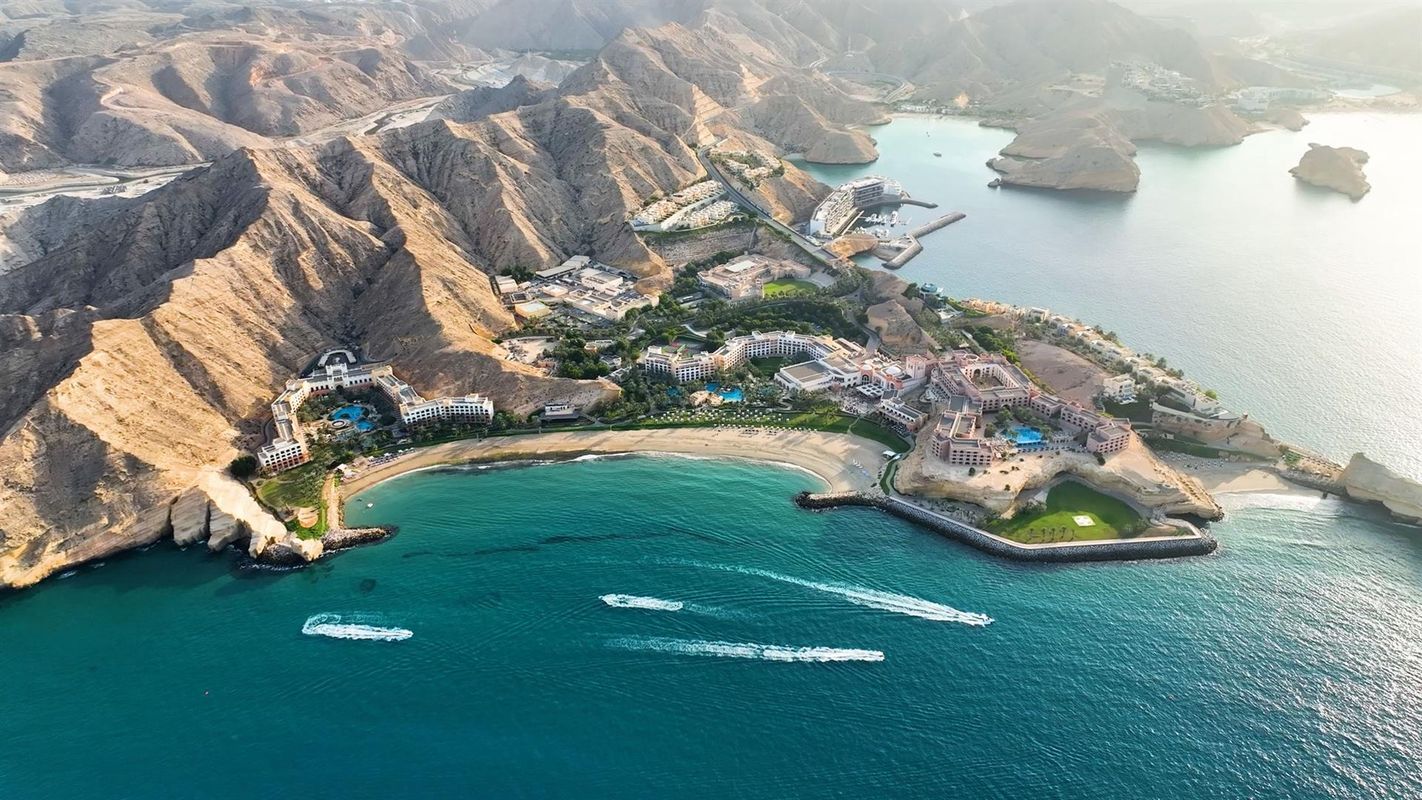 DoubleTree by Hilton Muscat Al Waha фото 24