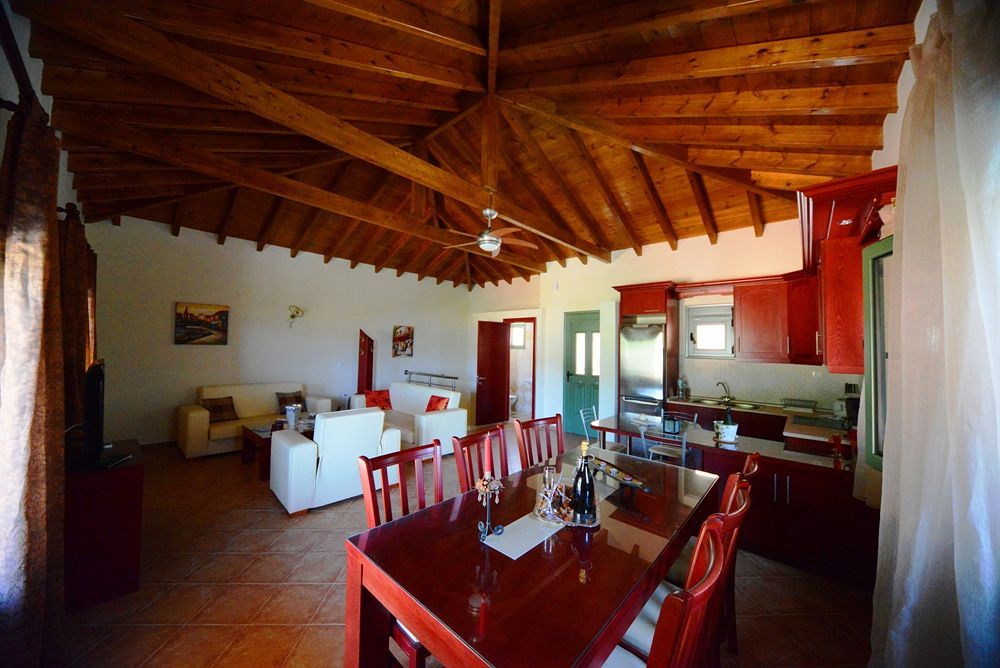 Aselinos Suites фото 22