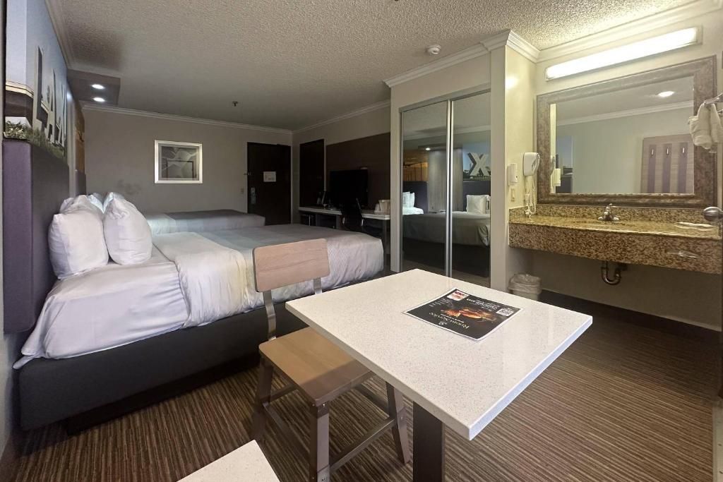 Quality Inn & Suites Los Angeles Airport - LAX фото 3