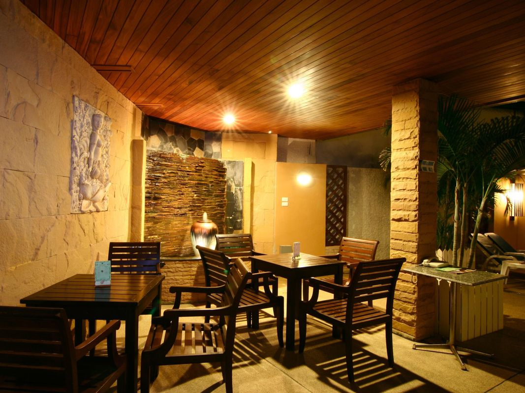 Rattana Beach Hotel фото 17
