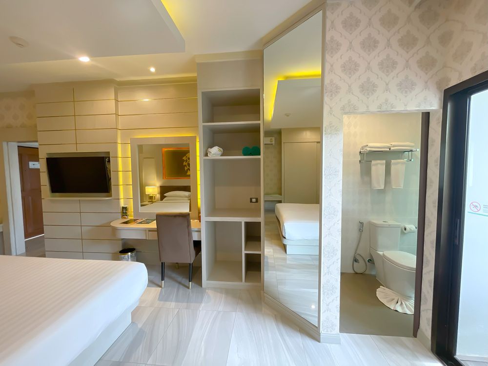 Quality Resort and Spa Patong Beach фото 58