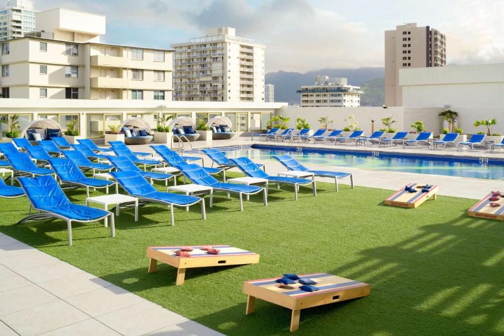 Hilton Waikiki Beach Hotel фото 32