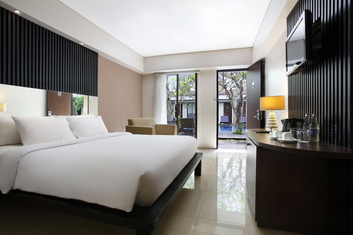 Hotel Santika Kuta фото 15