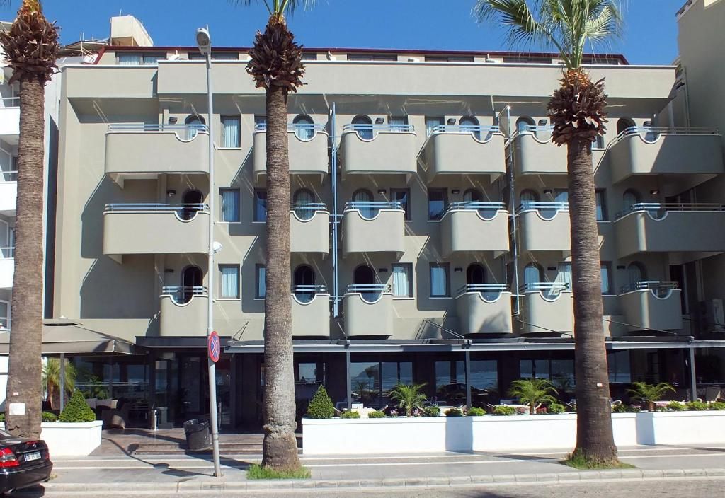 Candan City Beach Hotel фото 0