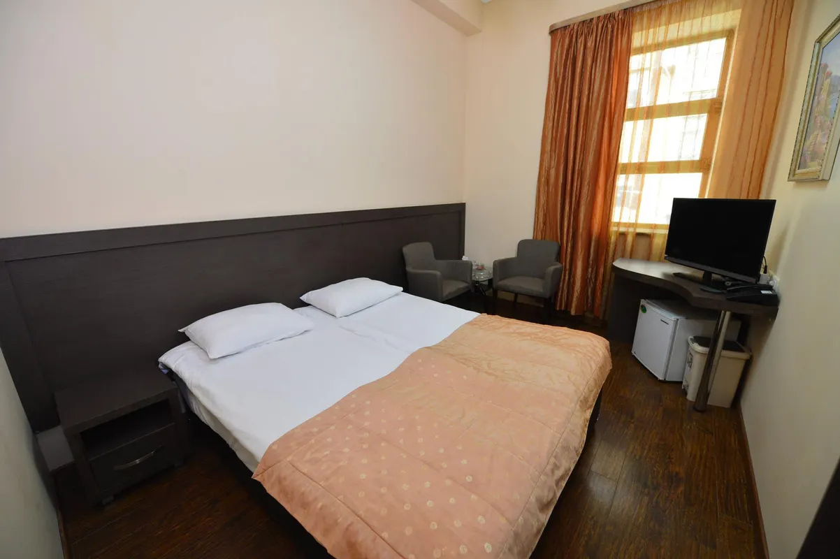 Deluxe Hotel Yerevan фото 3