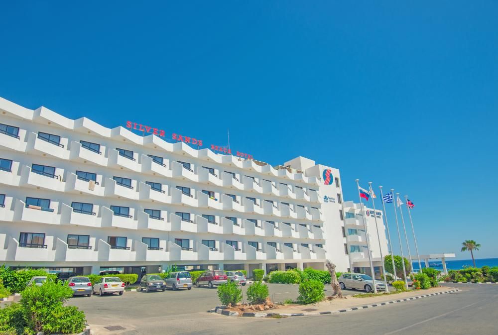 Silver Sands Beach Hotel фото 2