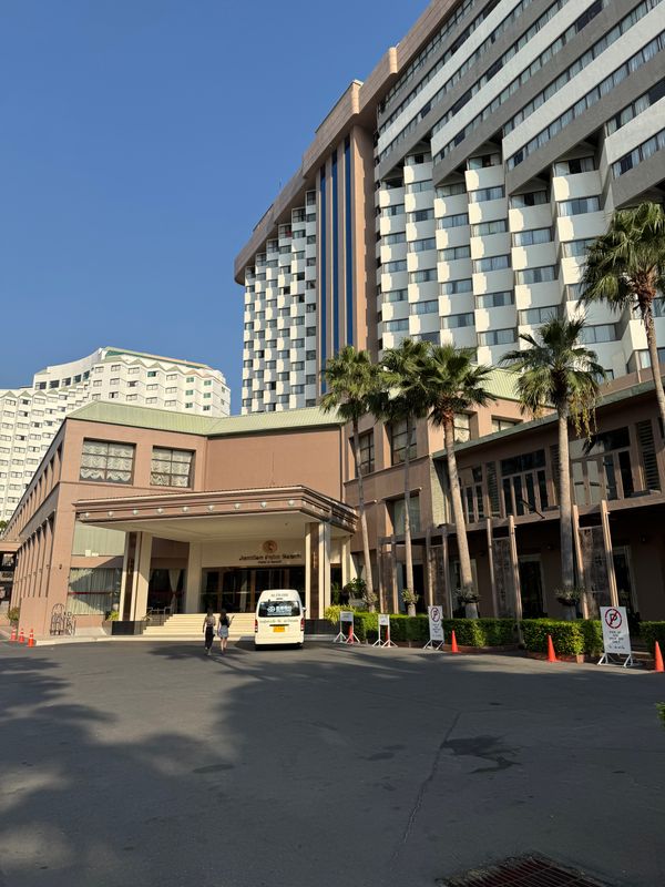 Jomtien Palm Beach Hotel & Resort фото 33