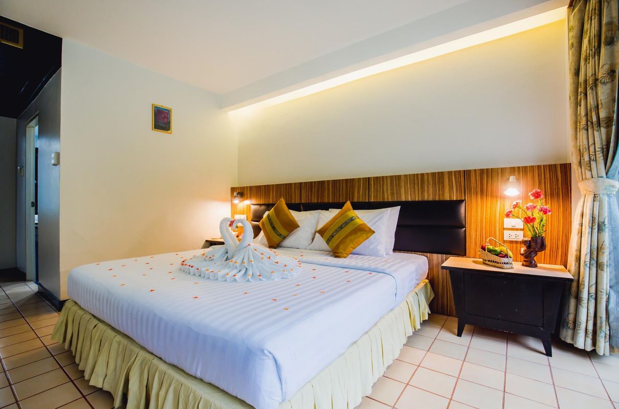 Karon Whale Resort фото 35