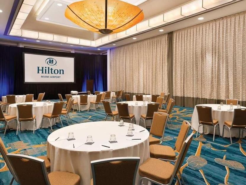 Hilton Miami Airport Blue Lagoon фото 2
