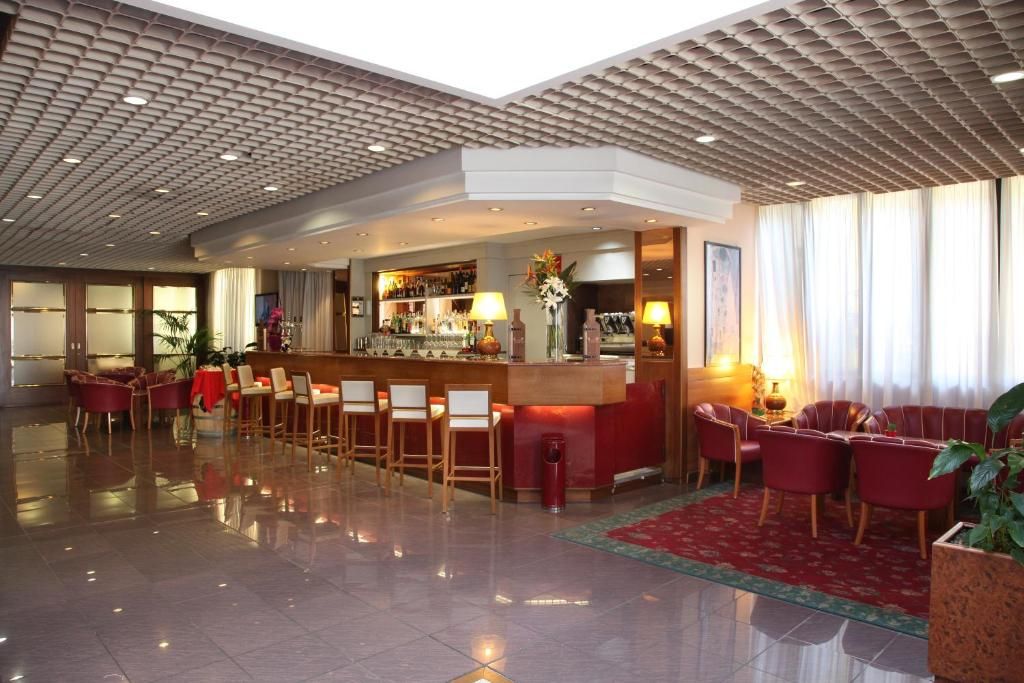 Hotel Maxim фото 2