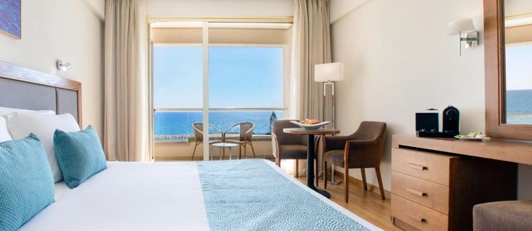 Фото отеля Golden Bay Beach Hotel
