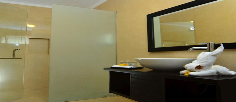 Фото отеля Sarinande Hotel