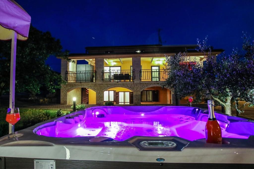 Apartment Tina with Jacuzzi фото 26