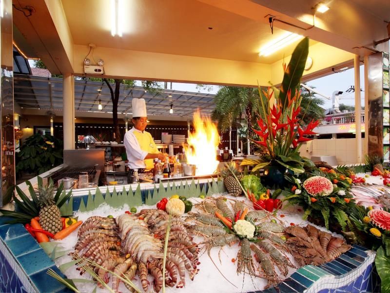 Thara Patong Beach Resort & Spa фото 29