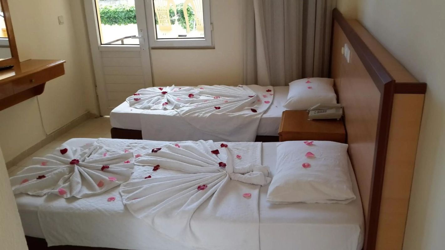 Caner Hotel фото 1
