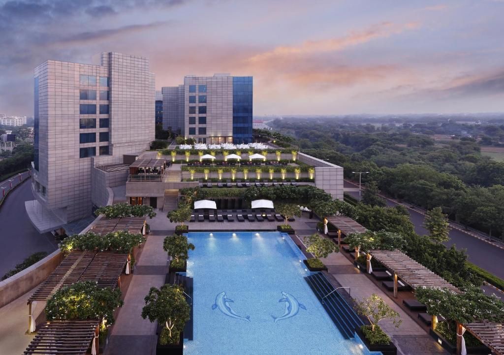 The Leela Ambience Gurugram Hotel & Residences фото 7