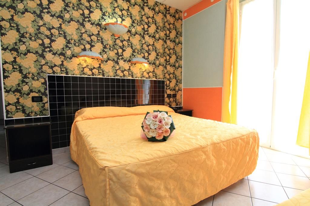 Hotel Esperia фото 0