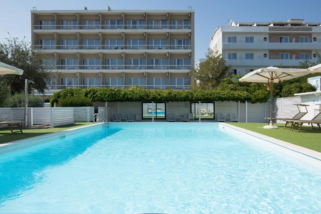 Riccione Beach Hotel фото 2