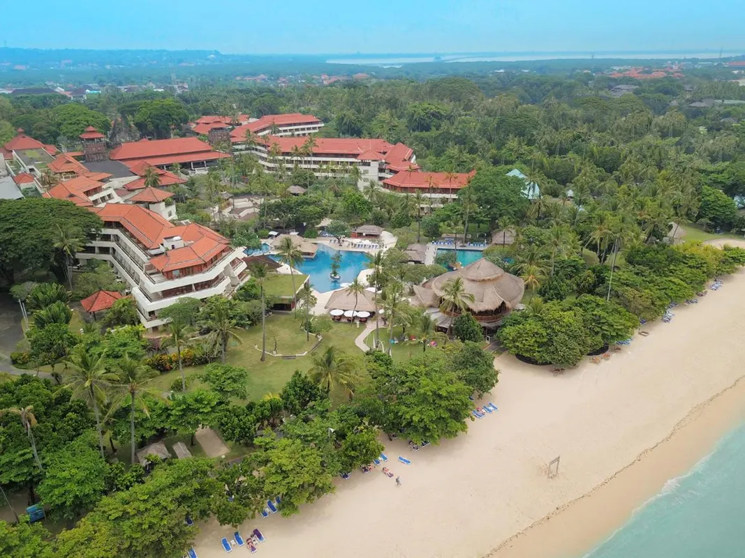 Nusa Dua Beach Hotel & Spa фото 0
