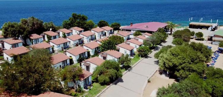 Фото отеля Maya Bistro Hotel & Beach