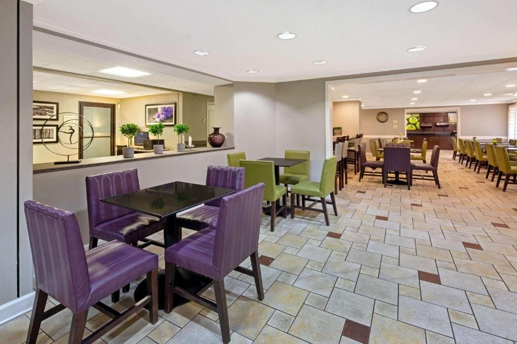 La Quinta Inn & Suites Miami Airport East фото 6