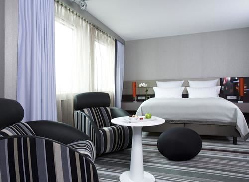 Steigenberger Airport Hotel фото 195