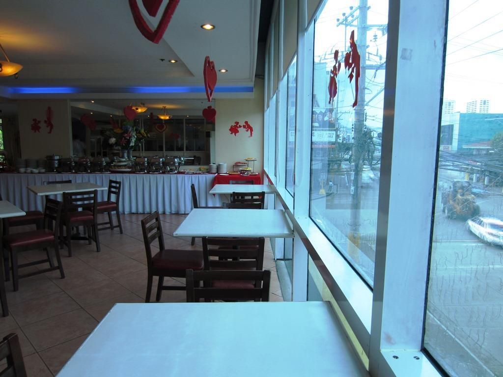 Golden Peak Hotel & Suites фото 2