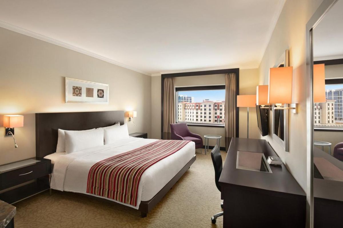 Ramada Plaza by Wyndham Dubai Deira фото 2